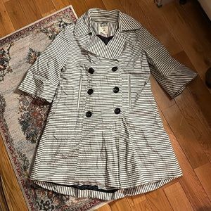 Bell sleeve stripe trench coat